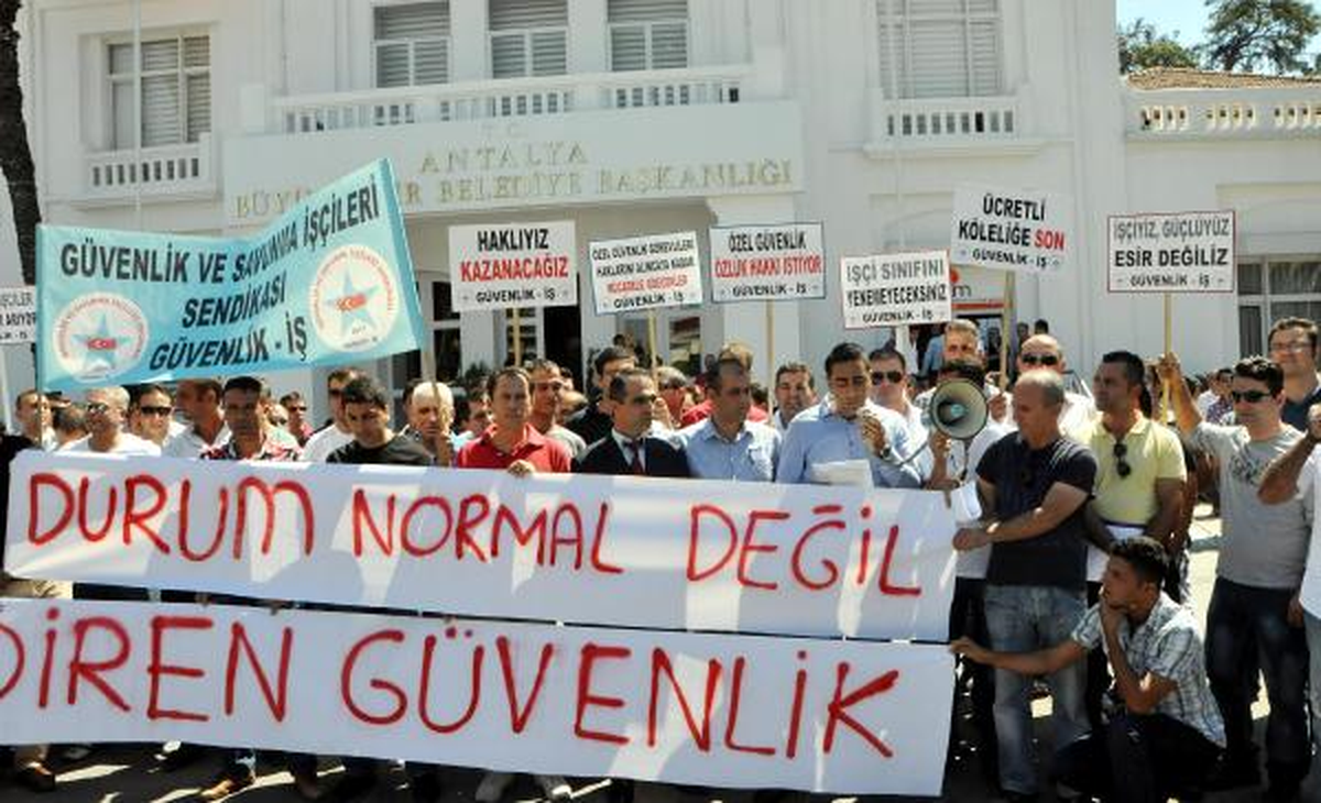 Taşeron Güvenlikçilerden Maaş Eylemi