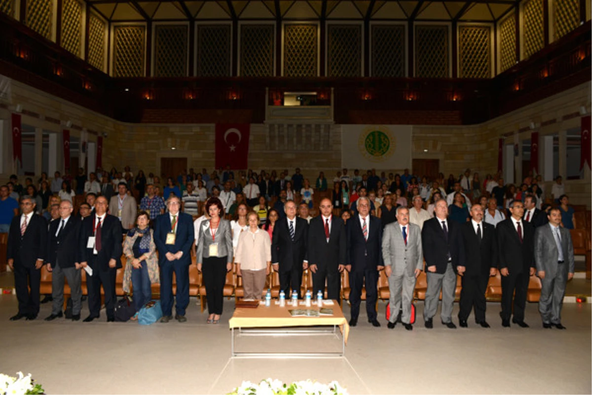 "Türk Fizik Derneği 30. Uluslararası Fizik Kongresi Bilimsel Toplantısı" İstanbul Üniversitesi\'nde Gerçekleştirildi