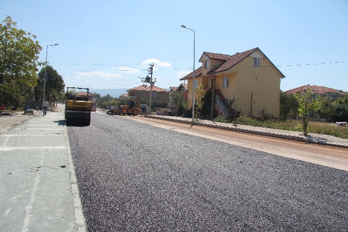Yeni Bulvarda Asfalt Çalışması Başladı