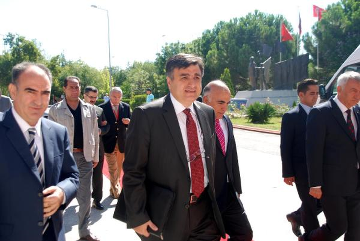 YÖK Başkanı Çetinsaya: ODTÜ\'deki Saldırı Kabul Edilemez, Araştırın Talimatı Verdim