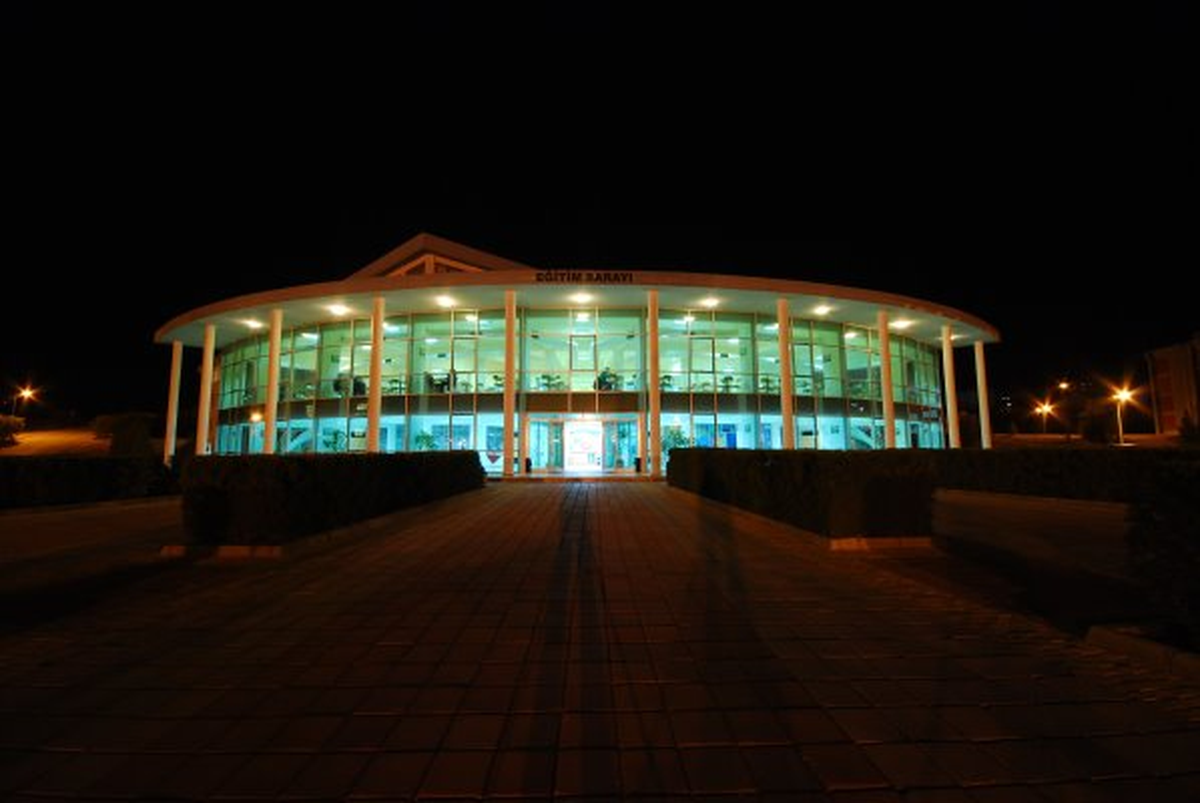 Edexcel\'den Türkiye ve Kıbrıs\'ta İlk Akredite Yakın Doğu Üniversitesi\'ne