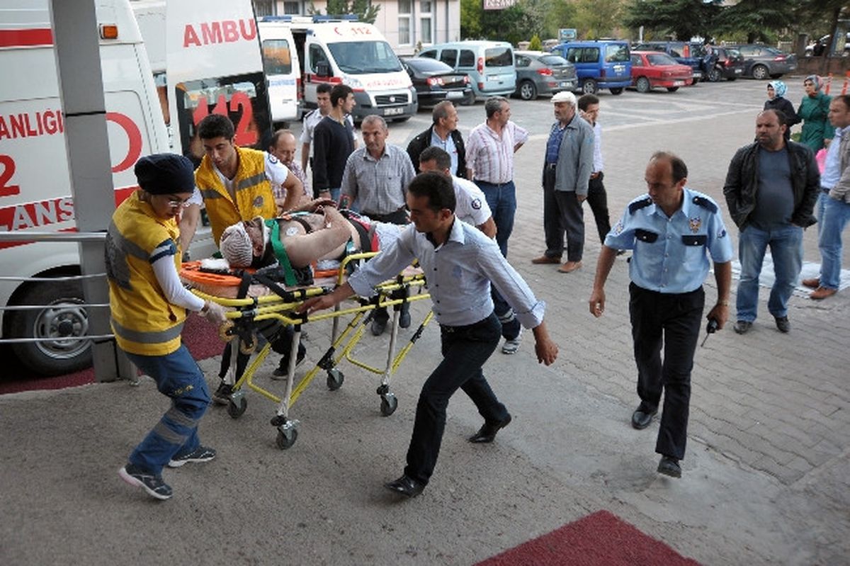 Gümüşhane\'de Trafik Kazası: 1 Ölü, 2 Yaralı