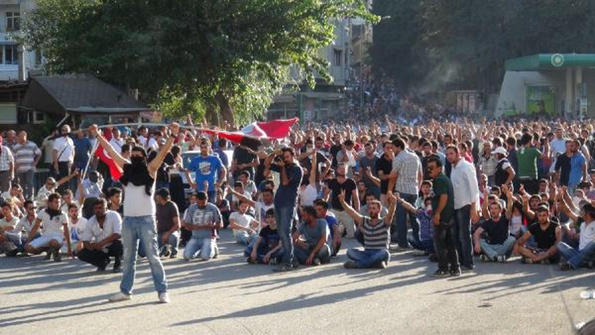 Hatay\'da Cenaze Sonrası Yine Olay Çıktı (1)