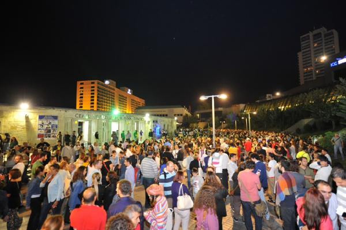 Kardeş Türküler, 20. Yıllarını Harbiye\'deki Konserde Kutladı