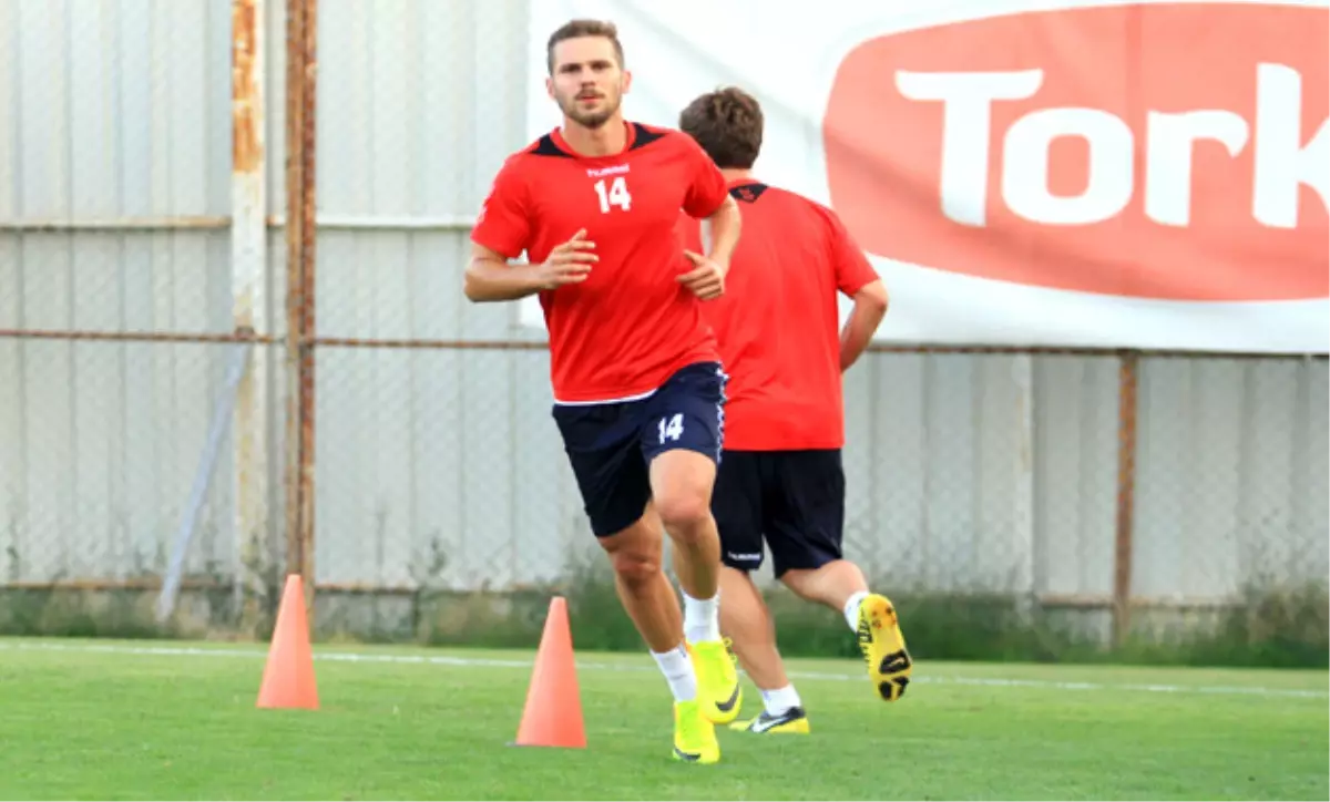 Konyasporlu Tolga Ünlü Elazığspor Deplasmanı İle İlgili Açıklama Yaptı