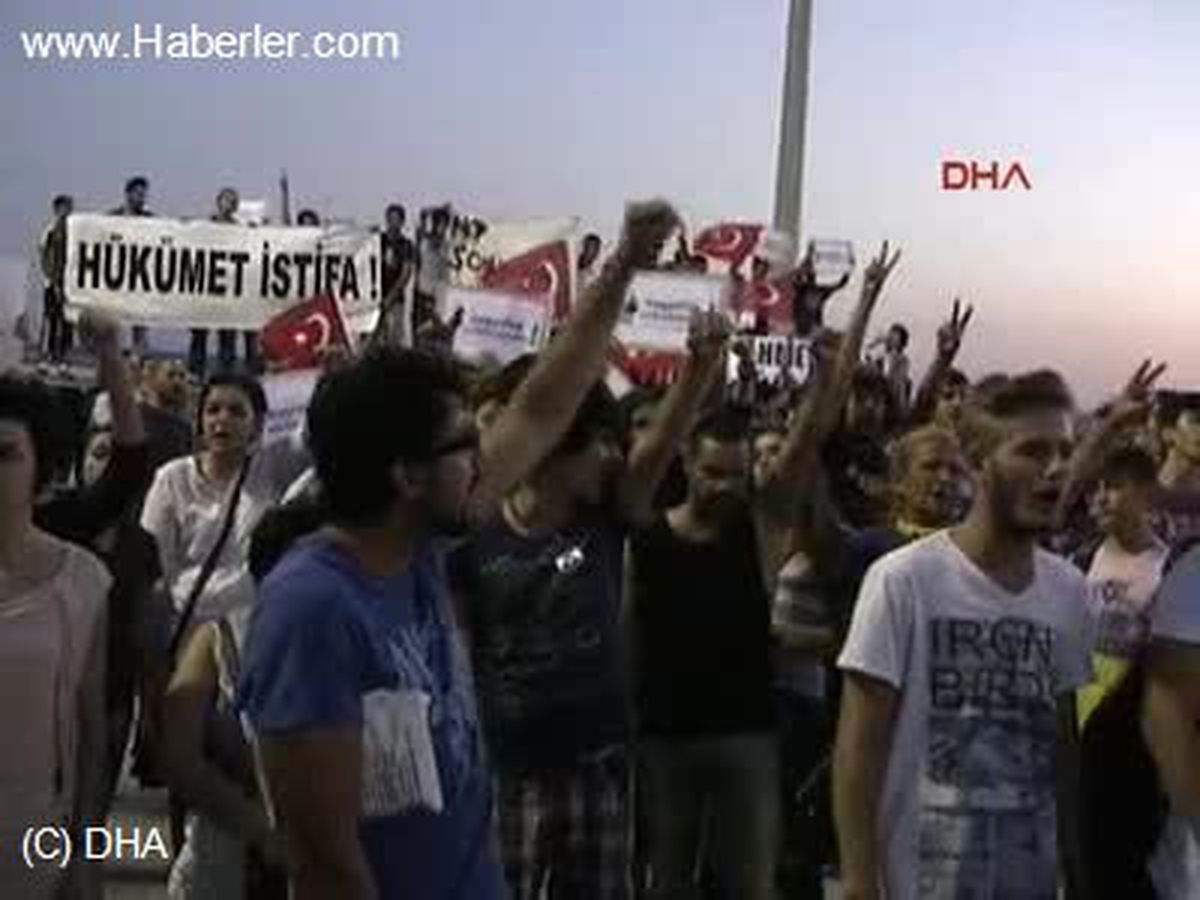 Mersin\'de Hatay\'a Destek Yürüyüşü