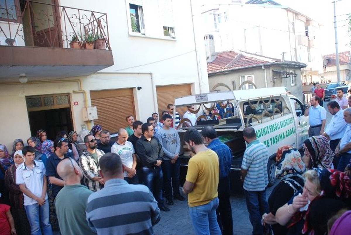 Öldürüldükten Sonra Elleri Kesilen Gizem Son Yolculuğuna Uğurlandı