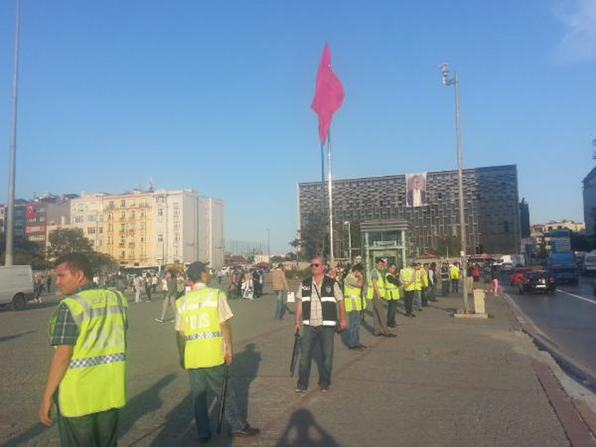 Taksim Gezi Parkı Kapatıldı (1)