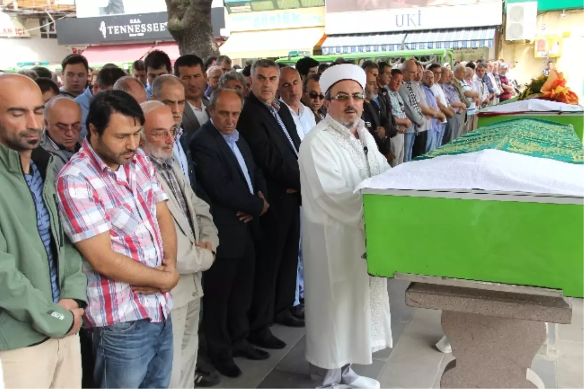 Talihsiz Gurbetçi İlhan Çelik Edebiyete Uğurlandı
