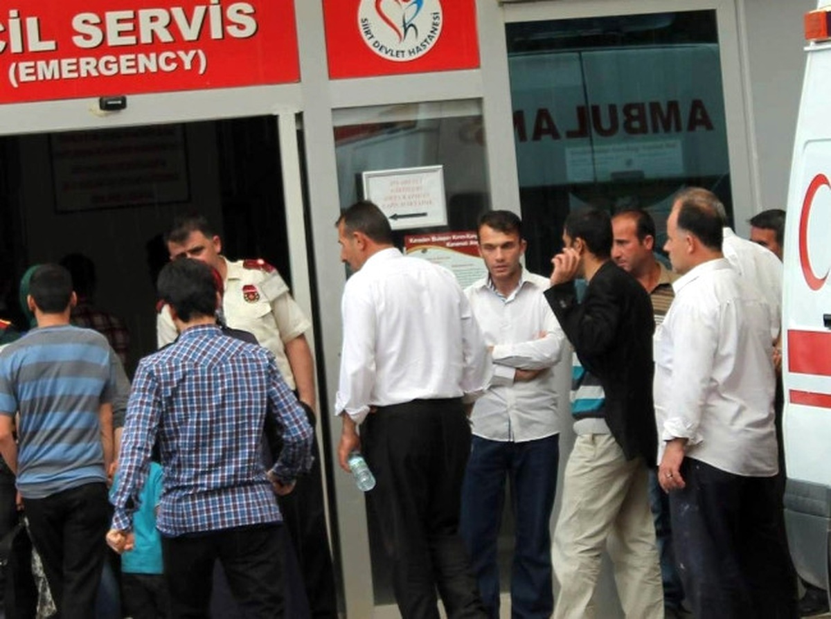 Tartıştığı Yeğenine Satırla Saldırdı