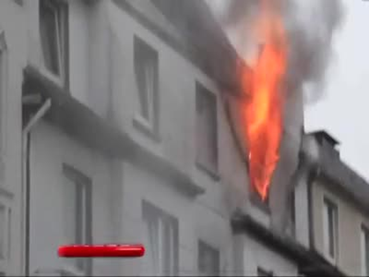 Türklerin Yaşadığı Binada Korkutan Yangın