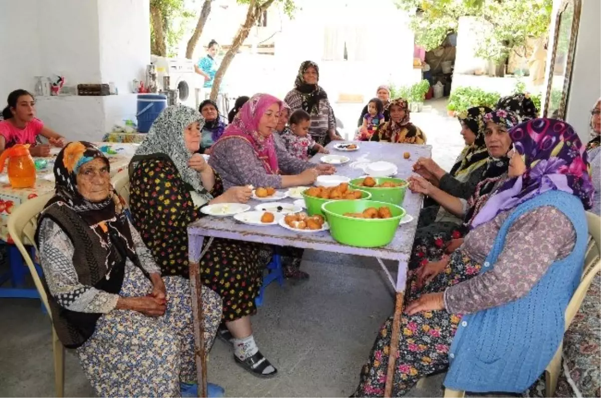 Yukarıçobanisa Şehitler İçin Lokma Döktürdü