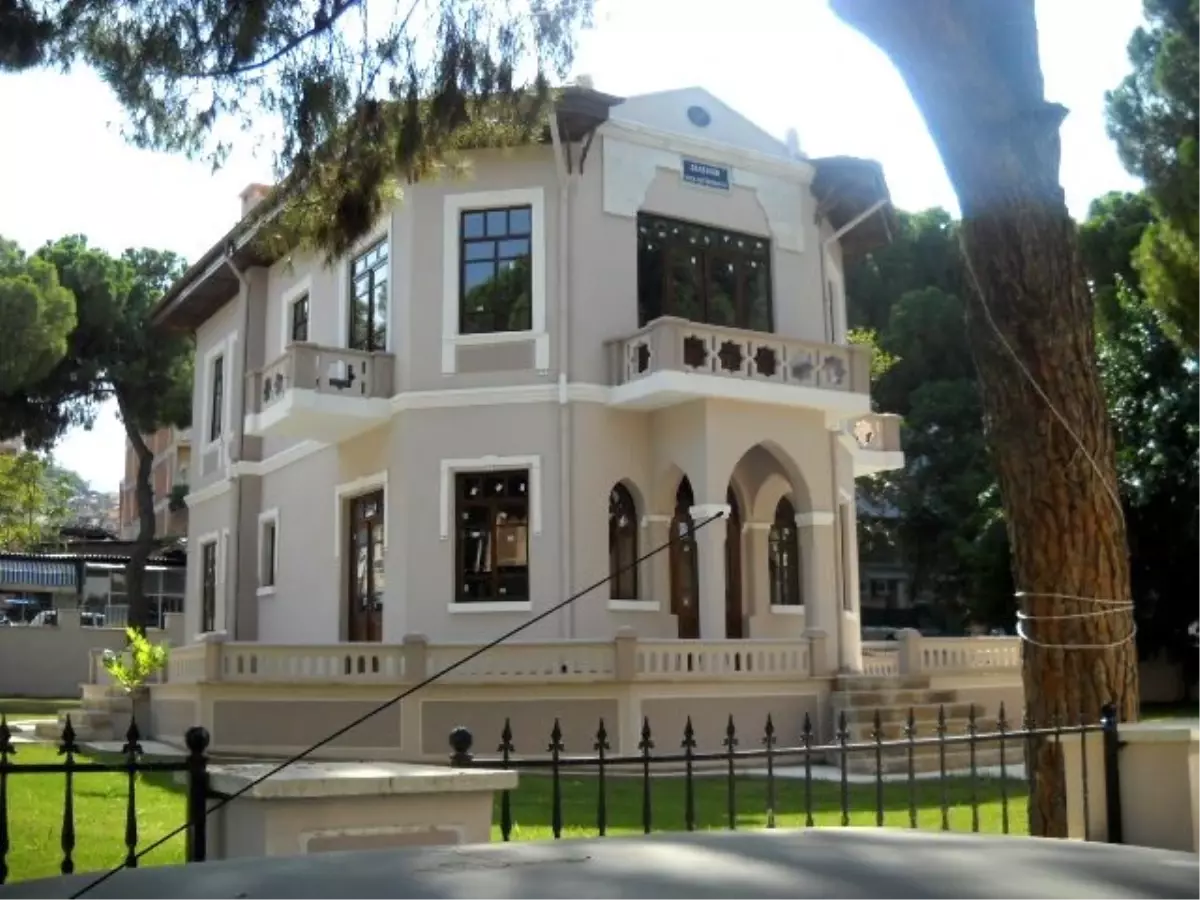 Alaşehir Tarihi Kütüphanesi\'ne Kavuşuyor