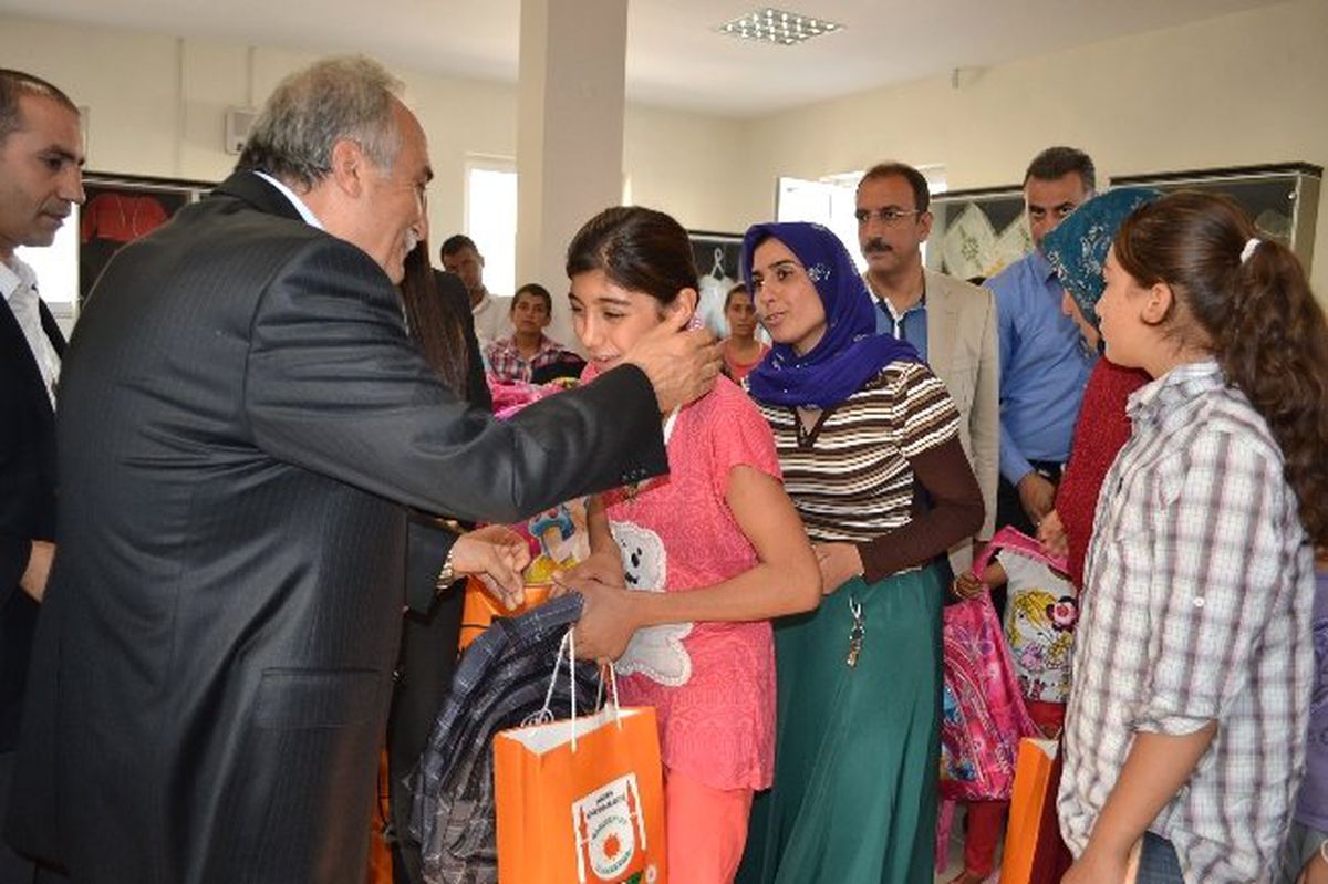 Belediye'den 74 Öğrenciye Kırtasiye Desteği