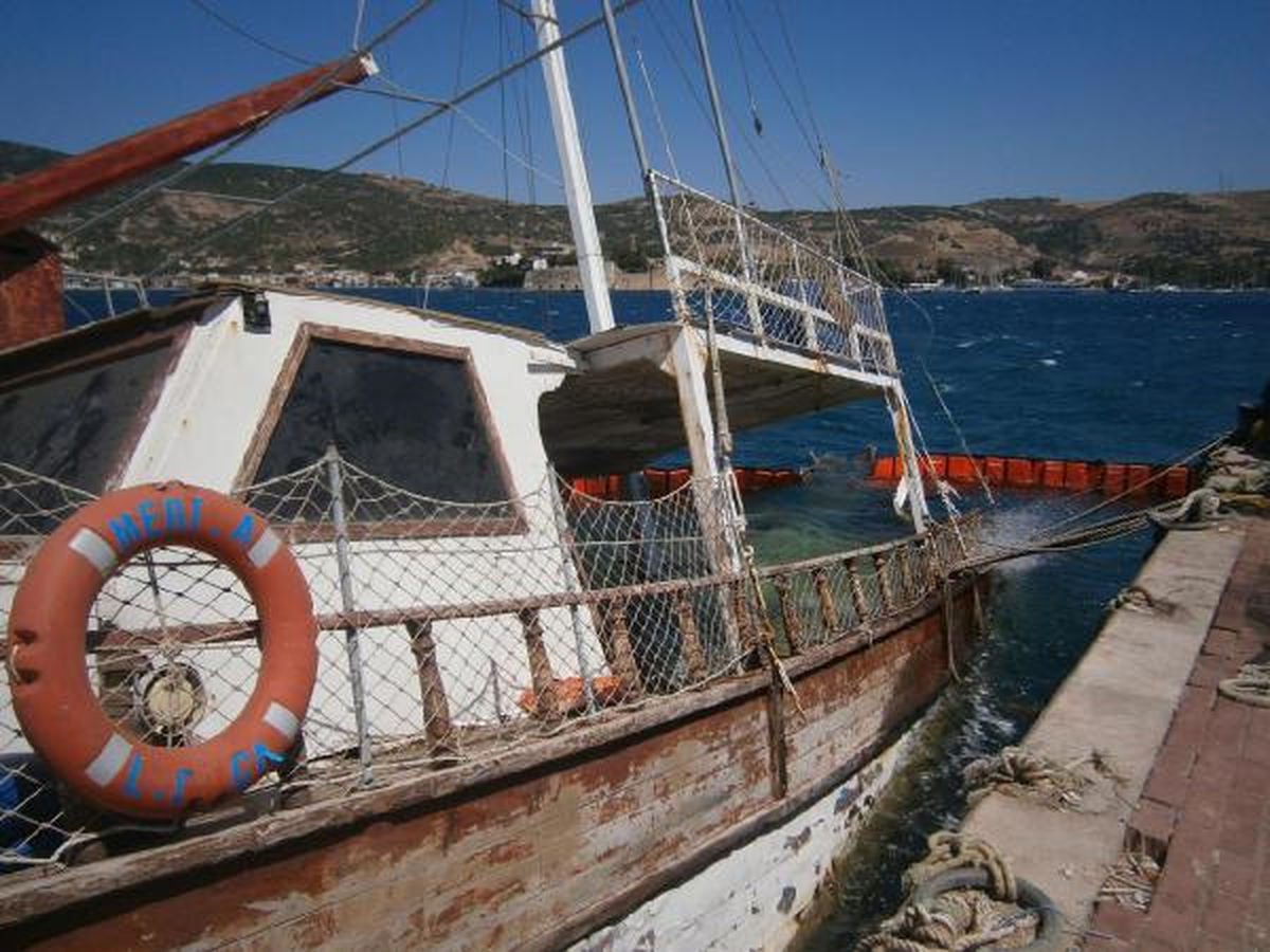 Foça, \'Kredi Batığı\'ndan Kurtulmak İstiyor