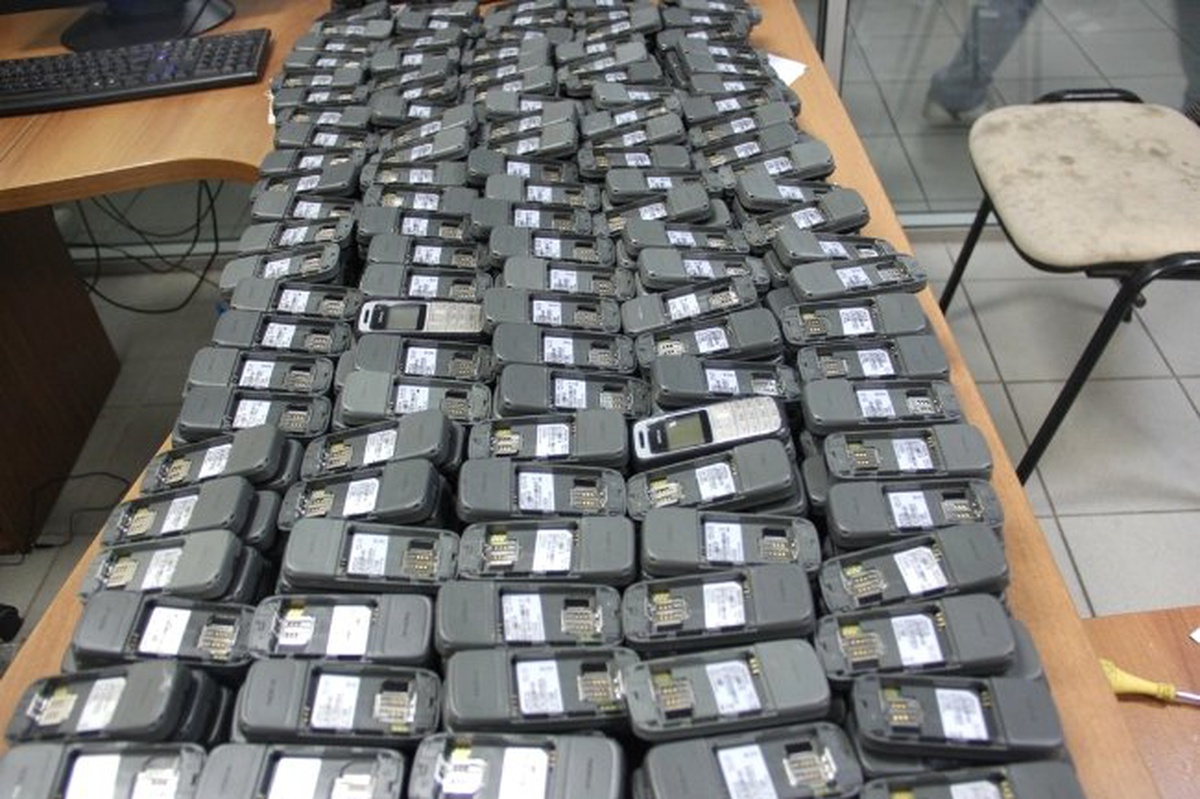 Habur\'da 467 Adet Kaçak Cep Telefonu Ele Geçirildi