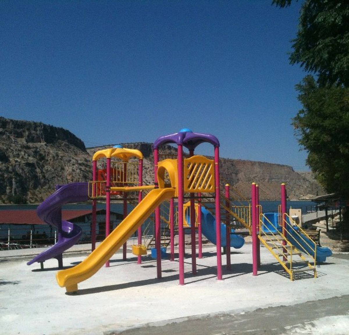 Halfeti\'de Oyun Parkı Çalışmaları Devam Ediyor