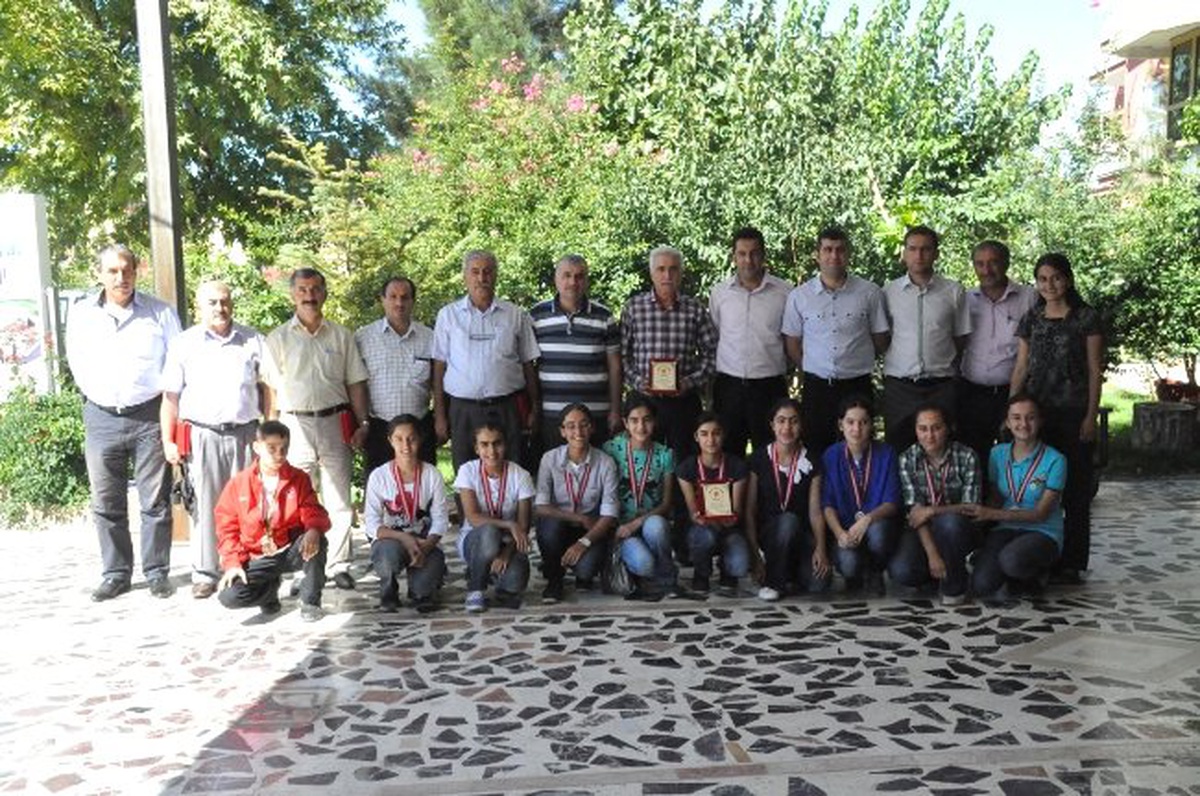 Kurhanspor\'da Başarılı Sporculara Yemek Verildi