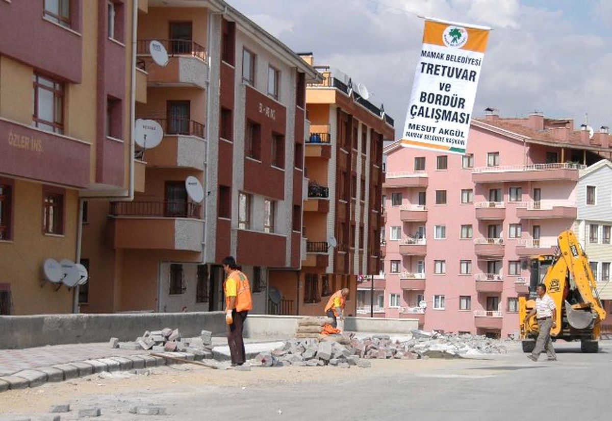 Mamak\'ta Cadde ve Sokaklar Nakış Gibi İşleniyor