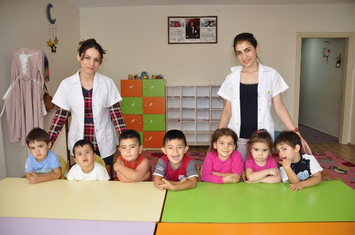 Minikler Okul Yolunda Çok Şanslı
