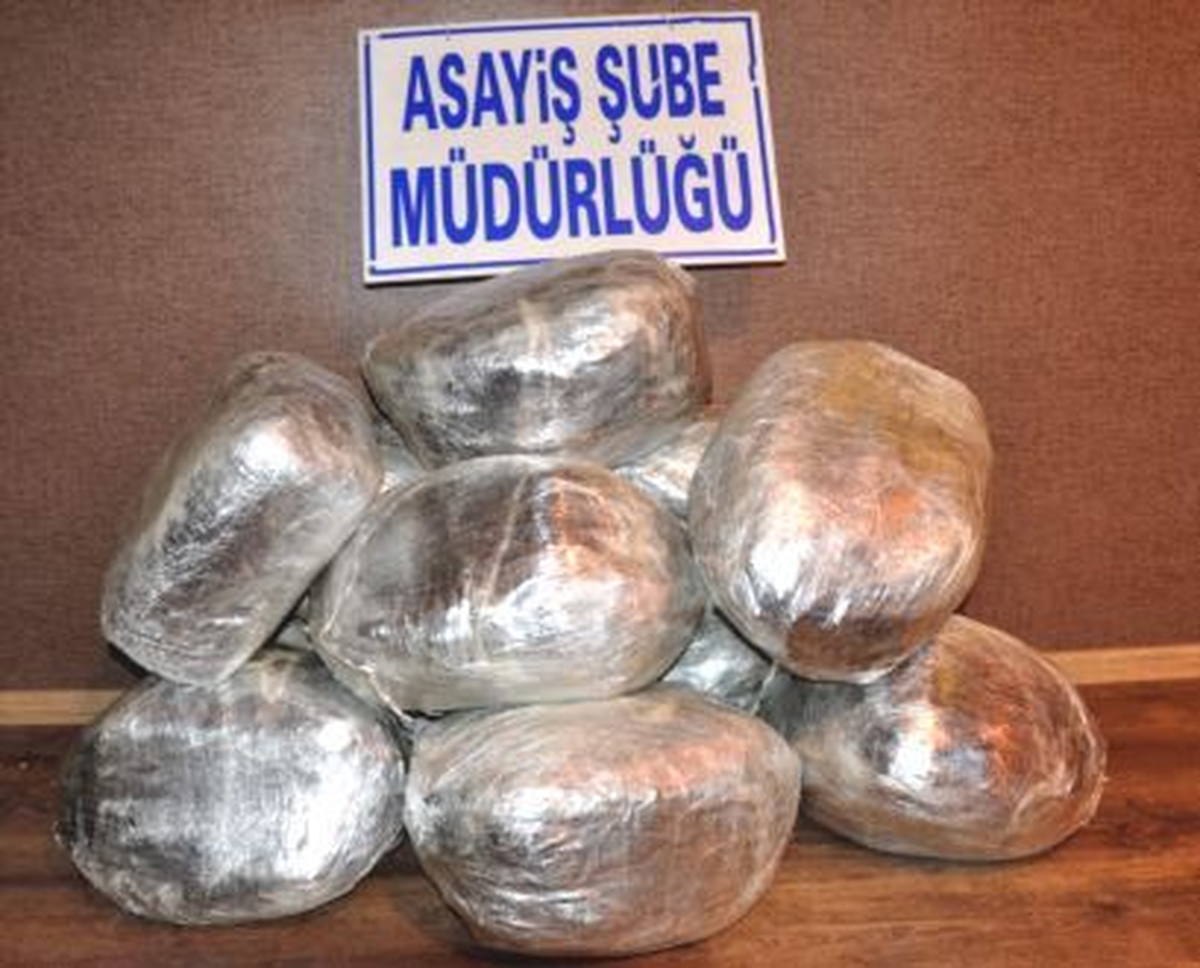 Şanlıurfa\'da Uyuşturucu Satıcısı,yağmurdan Kaçtı Doluya Tutuldu