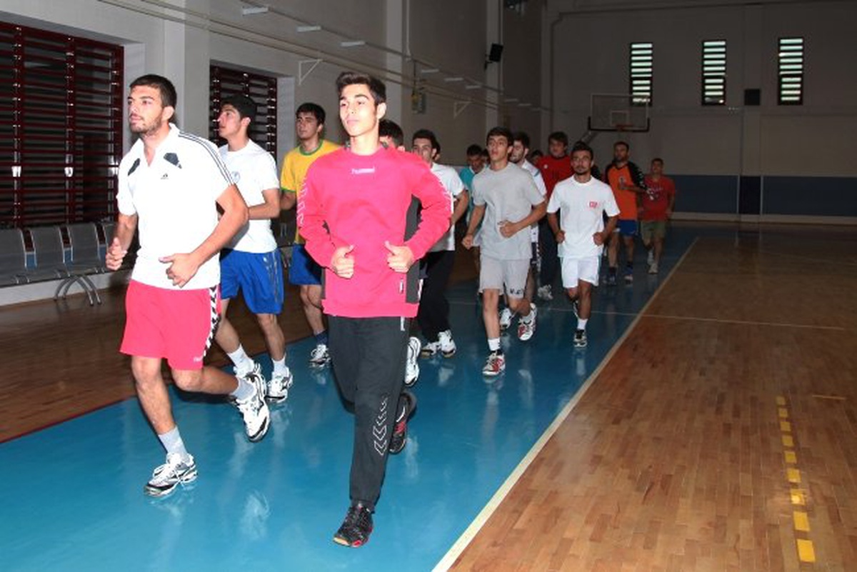 Selçuklu Hentbol Takımı Lige Hazırlanıyor