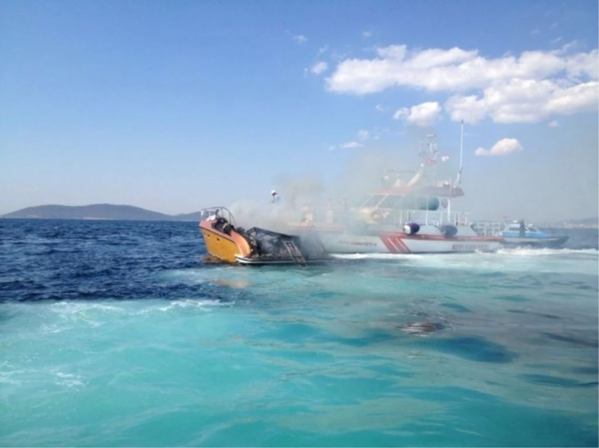 Sivil Savunma Ekibi Yanan Teknede Hayat Kurtardı