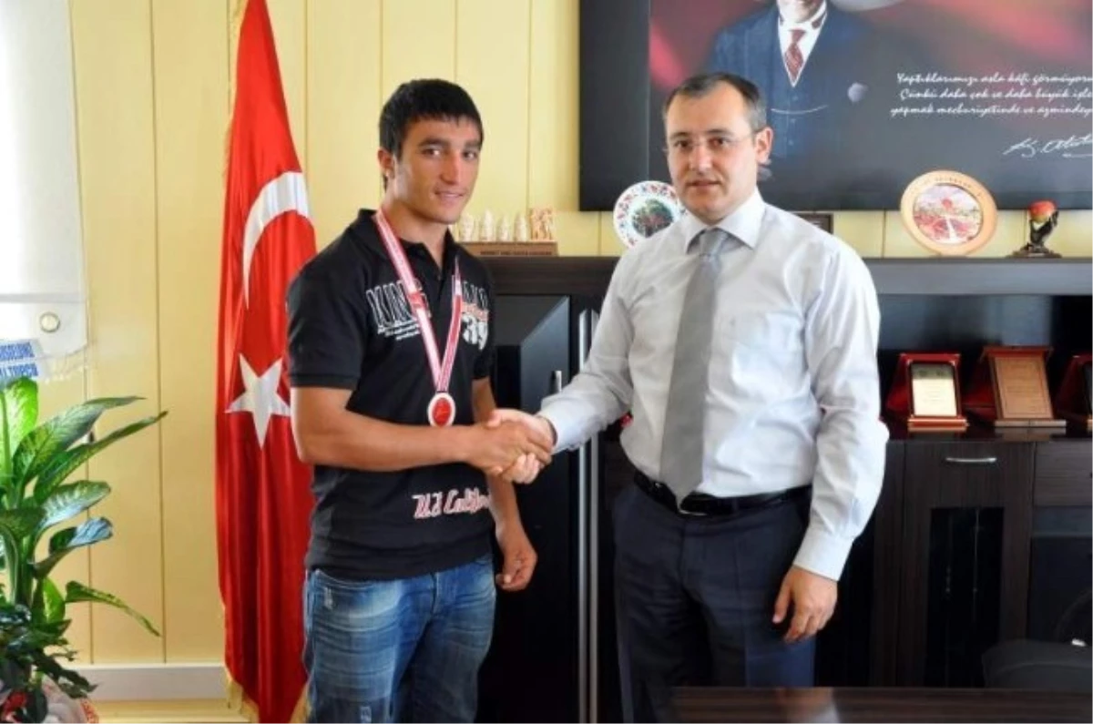 Türkiye Şampiyonu, Kaymakam Mut\'u Ziyaret Etti