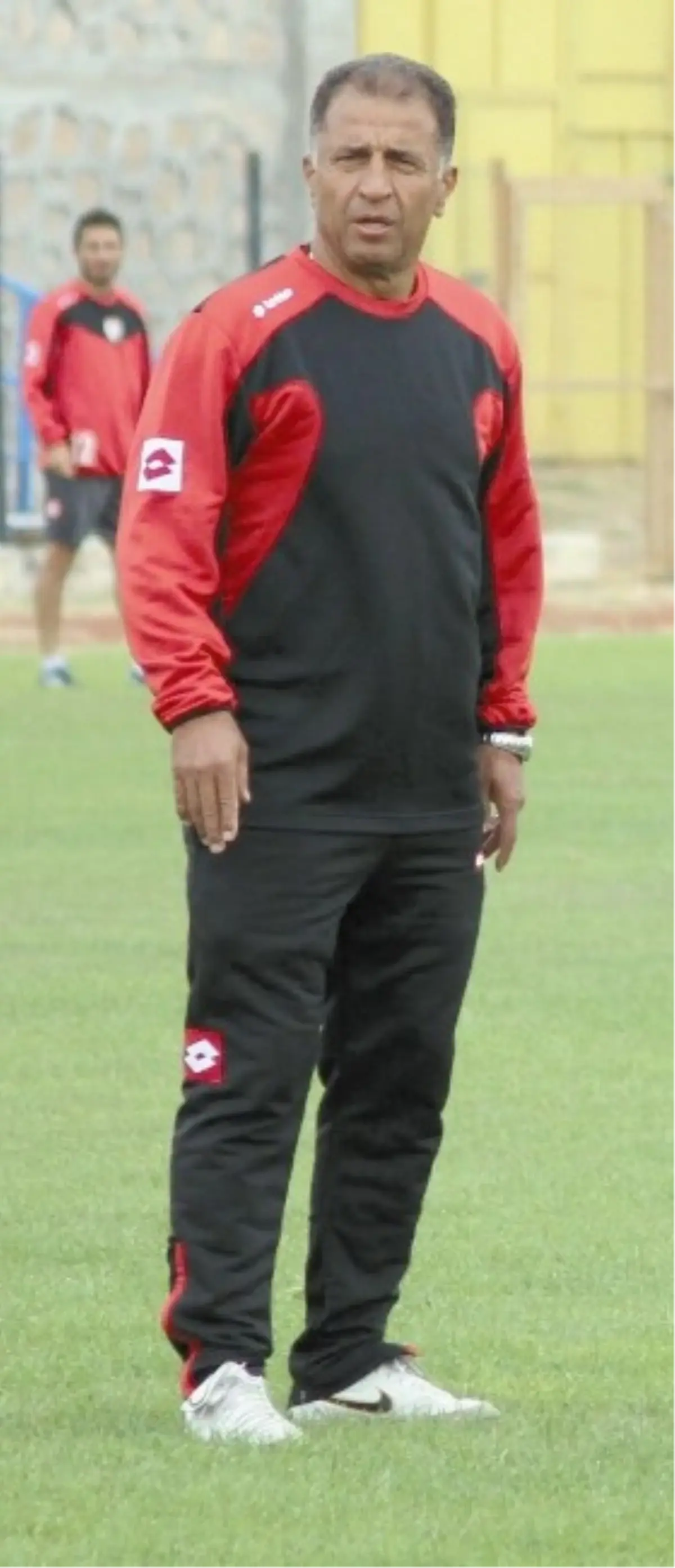 68 Yeni Aksarayspor Arıkdoğan ile Yollar Ayrıldı