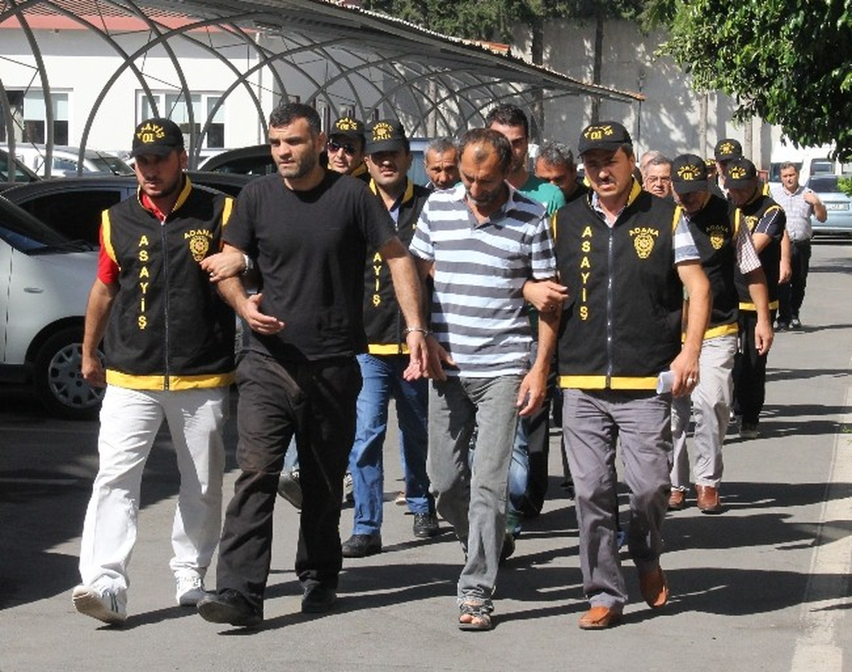 Aranan Şahıslar Polisten Kaçamadı