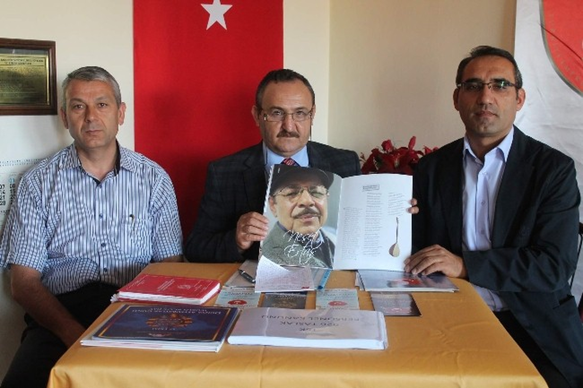 Astsubaylar Derneği Genel Merkezi Bozlak Ustası Merhum Neşet Ertaş\'ın Fotoğrafını Kapak Yaptı