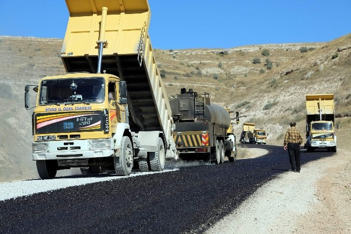 Bademkaya ve Gümüşgören Grup Yolu Asfalta Kavuştu