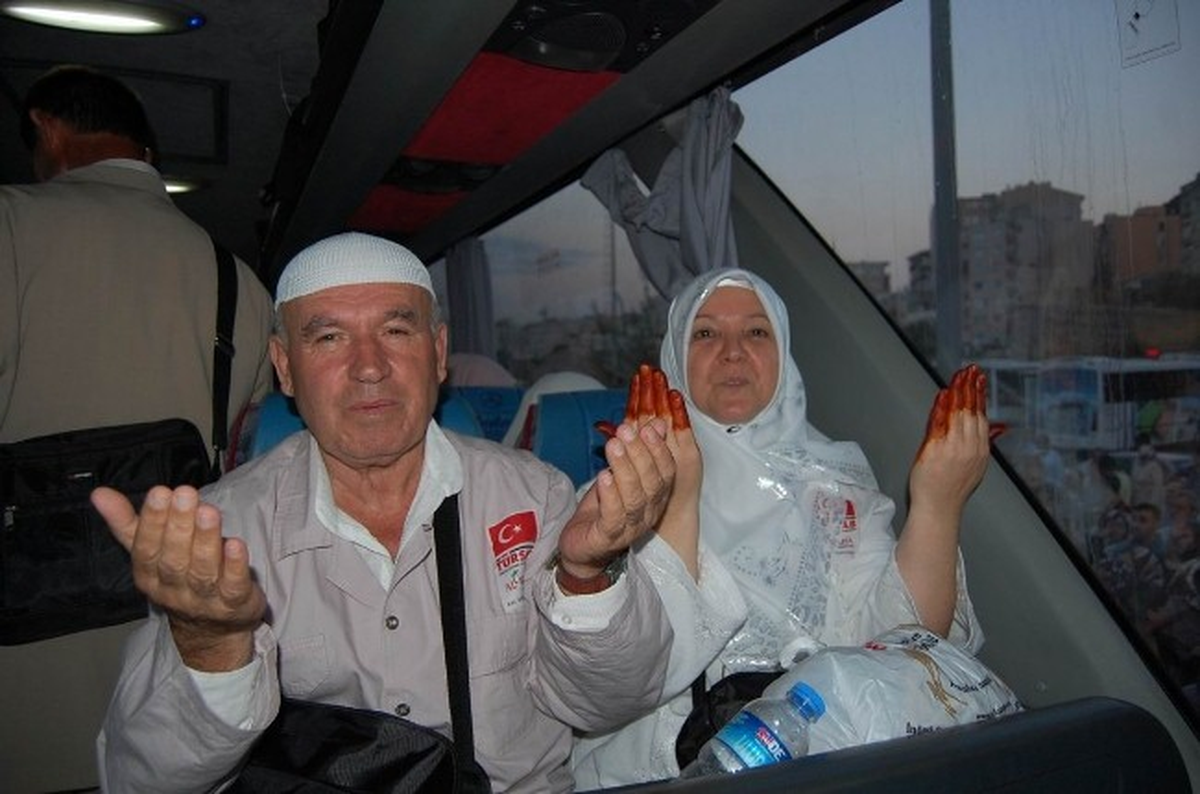 Bandırmalı Hacı Adayları Dualarla Uğurlandı