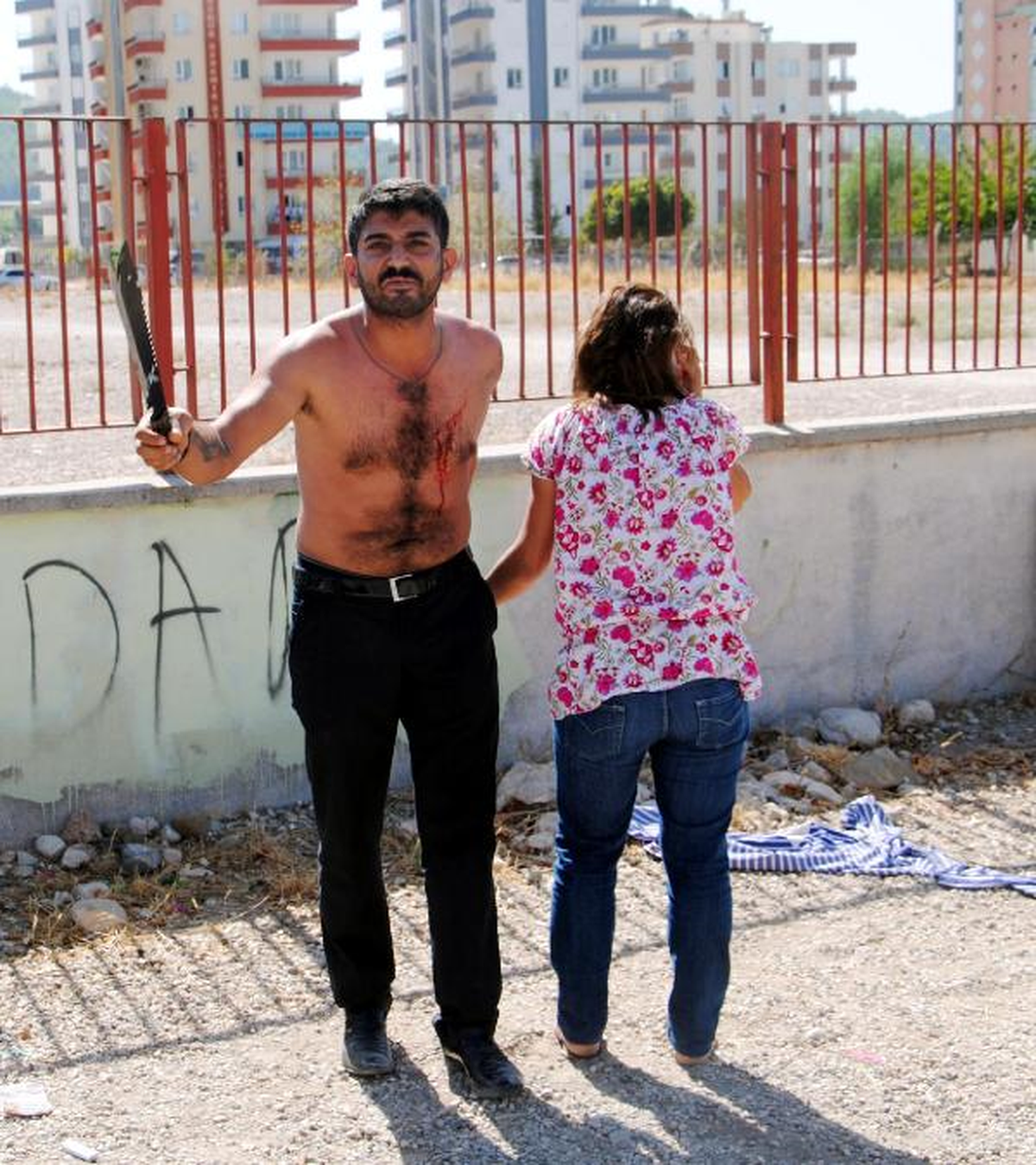 Bunalıma Girince 6 Aylık Hamile Eşini Rehin Aldı