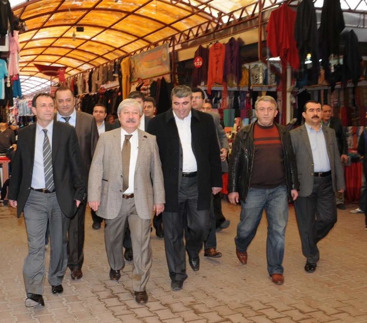 Büyükşehir Festival Çarşısı\'nı Yenileyecek