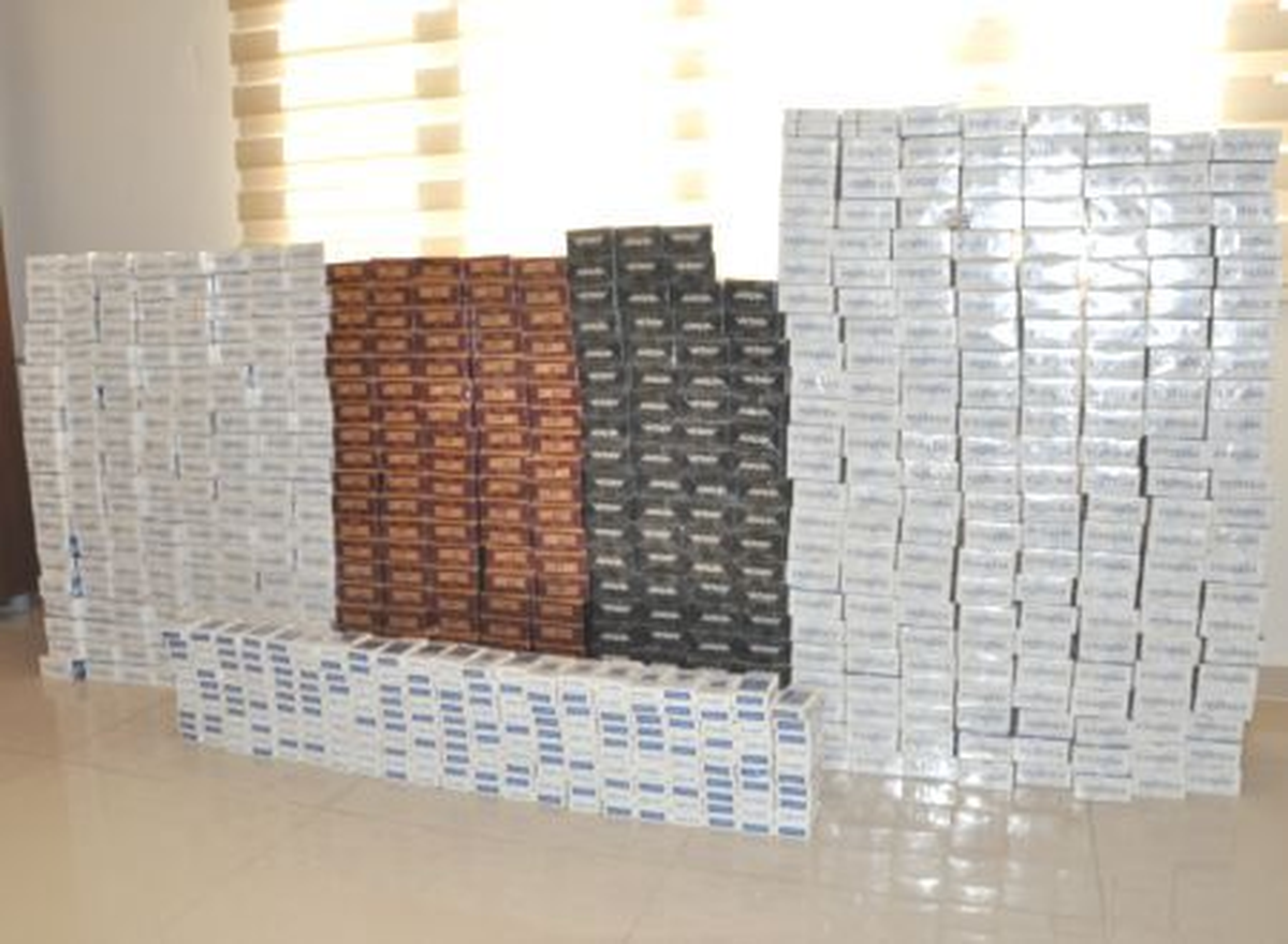 Çorlu\'da 9 Ay Süren Kaçak Sigara ve Telefon Operasyonu