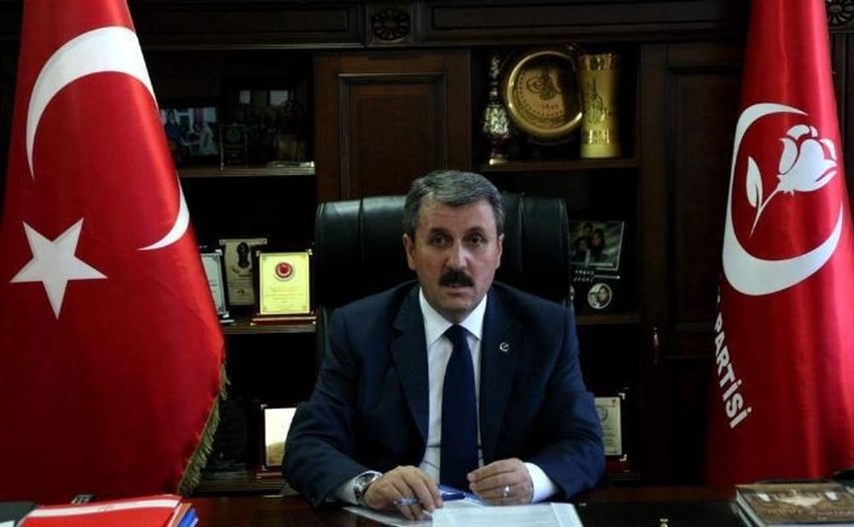 Destici, \'Darbeler ve Kaybedilen Yıllar Sergisi\'nin Açılışını Yaptı