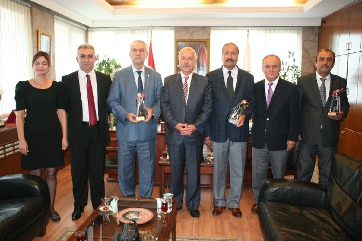 Disk Genel Başkanı Kani Beko Zonguldak Belediyesini Ziyaret Etti