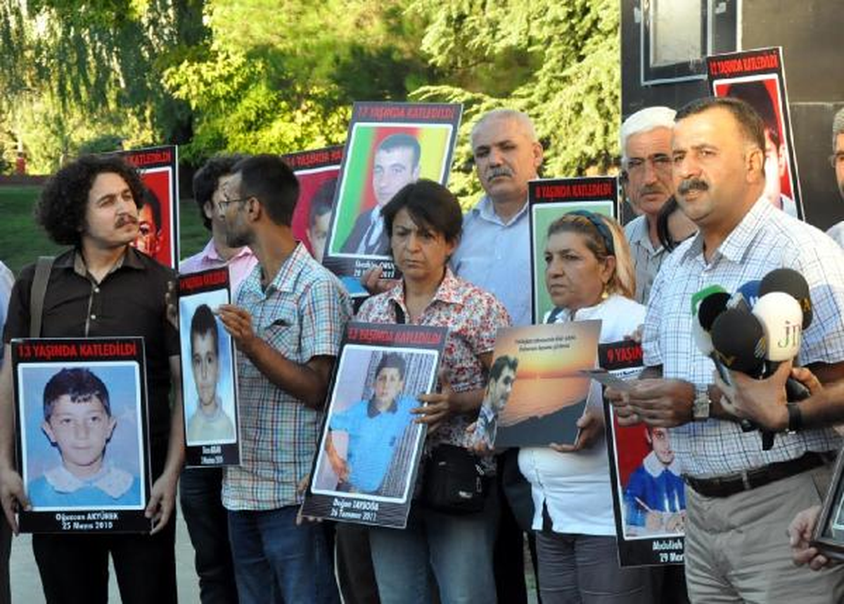 Diyarbakır\'da Bomba Kurbanları Anıldı