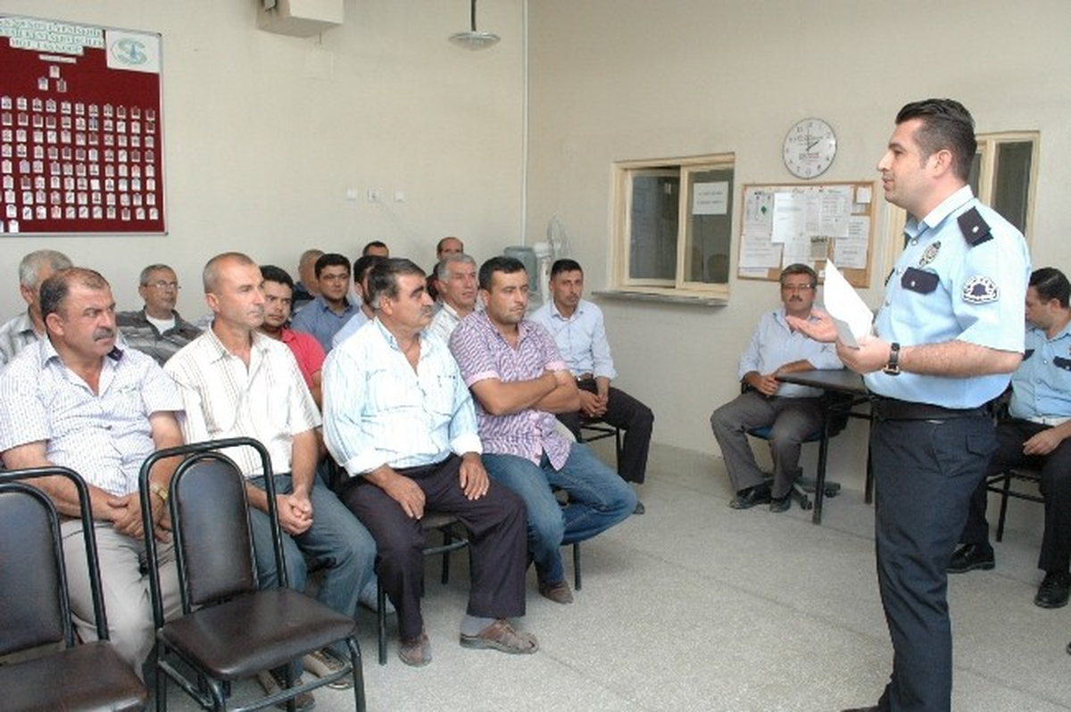Emniyetten Servis Şoförlerine Öğrencilere Örnek Olma Çağrısı