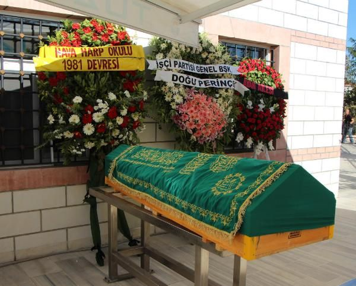 Ergenekon Sanığı Selvi, Özel İzinle Babasının Cenazesine Katıldı