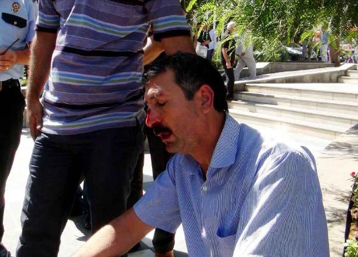 Fakıbaba\'nın Yolunu Kesen Vatandaşa,Güvenlikçi Dayağı