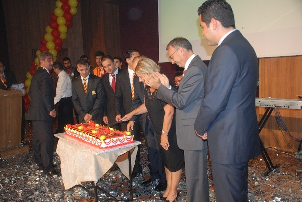 Galatasaray\'ın Şampiyonluk Kupaları Ereğli\'de