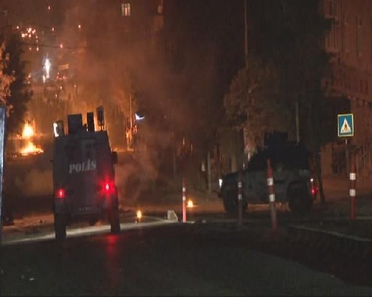 Hatay\'da İzinsiz Gösterilere Polis Müdahale Etti