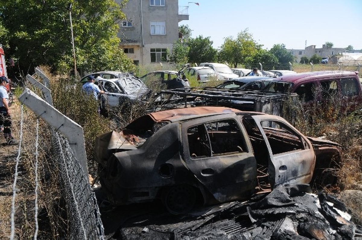 Hurda Araç Parkında Yangın