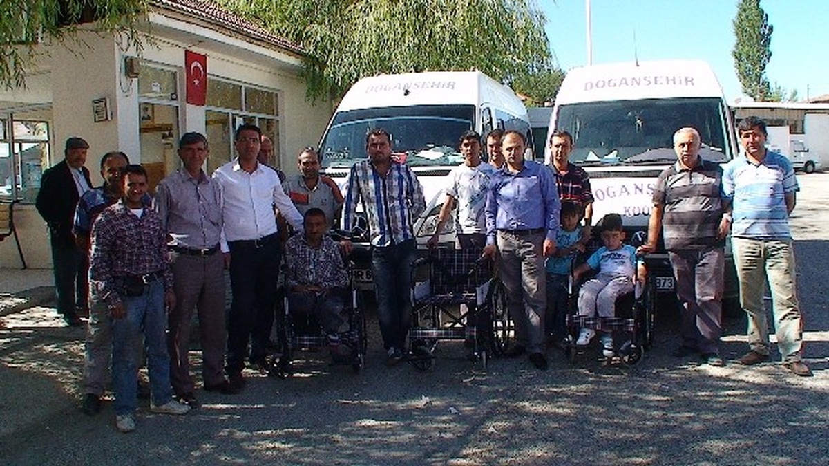 İki Tekerlekli Sandalye Teslim Edildi