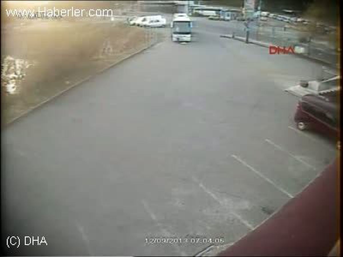 İşçi Servisi ile Yolcu Minibüsü Çarpıştı 16 Yaralı