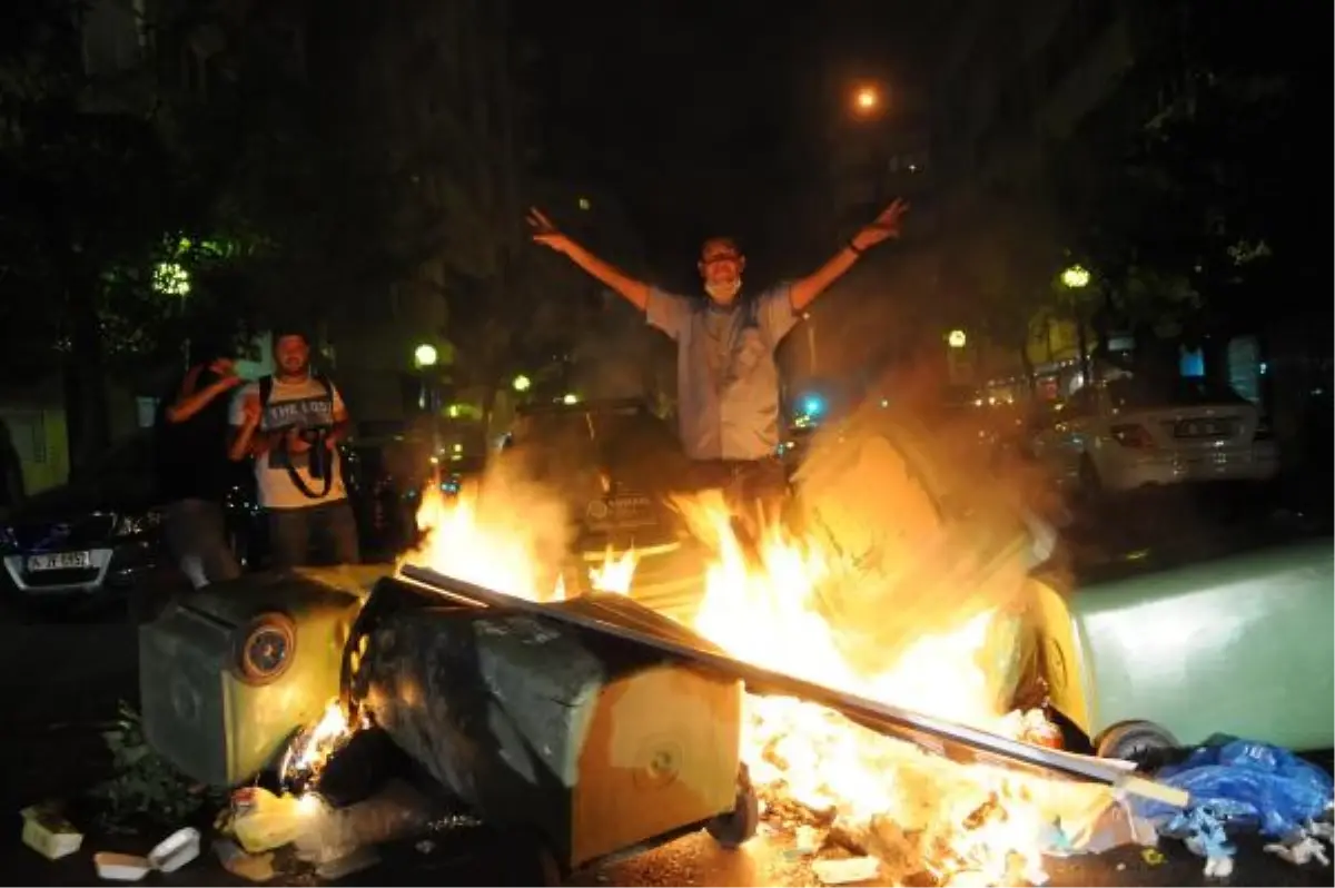 İzmir\'de Protesto Yürüyüşüne Müdahale (3)