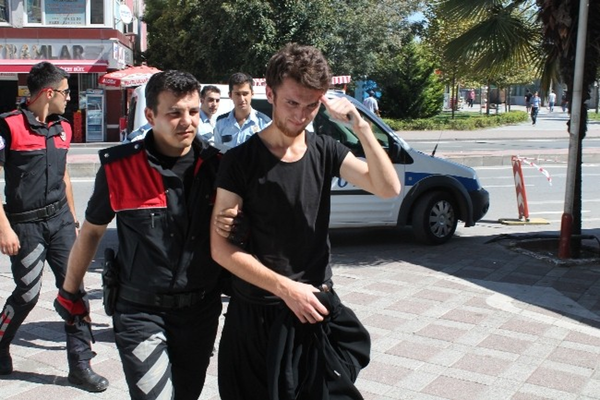 Kara Çarşaflı Hırsızlık Zanlısı Yakalandı