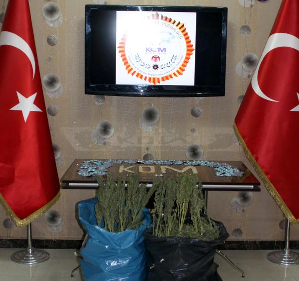 Mardin\'de Polisten Esrar Operasyonu